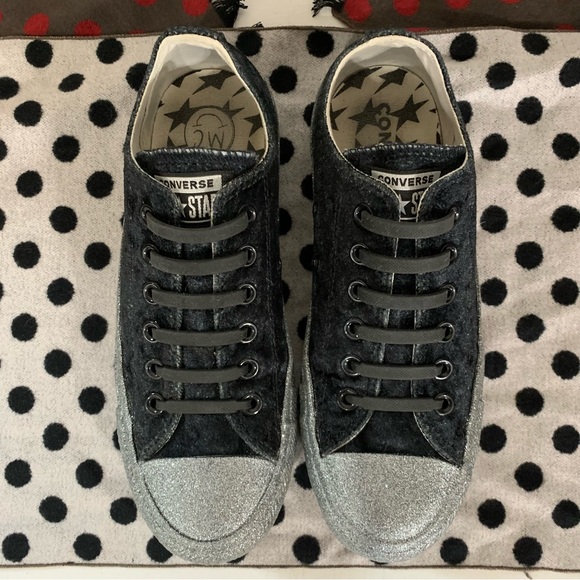 Converse x Miley Cyrus Chuck Taylor All Star Low Top Sneakers - Picture 5 of 12